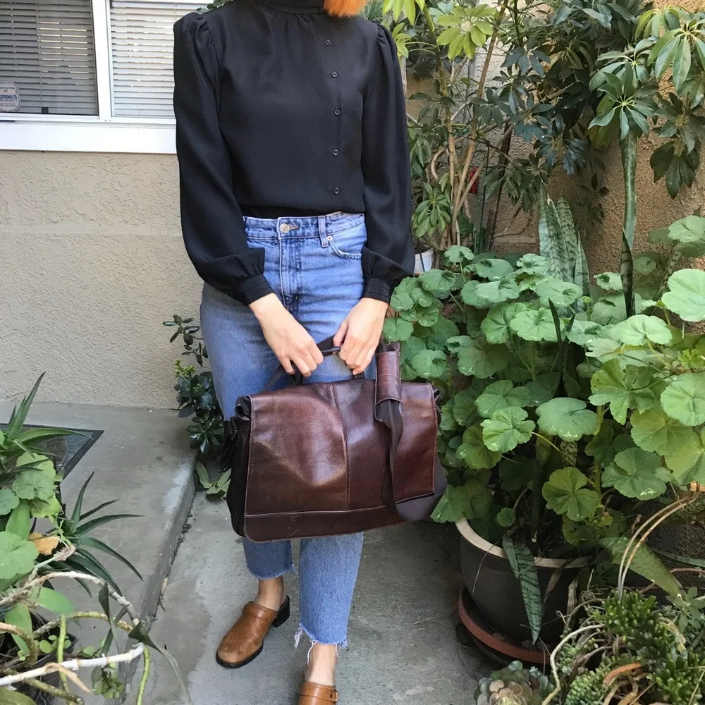 Vintage dark brown Kenneth Cole leather bag
